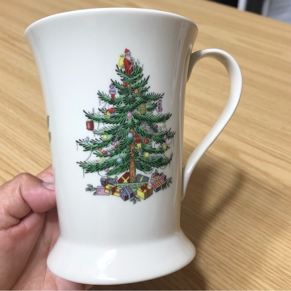 Spode Christmas Tree Mugs Set 13cmX9cm. - Picture 6 of 11
